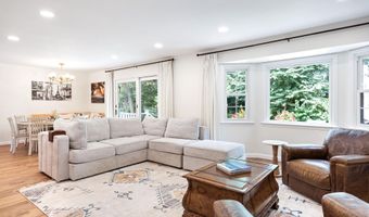 30 Packard Dr, Middletown, NJ 07748