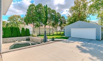 911 Lloyd Ave, Aurora, OH 44202