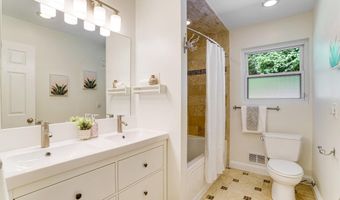 2420 N TAYLOR St, Arlington, VA 22207