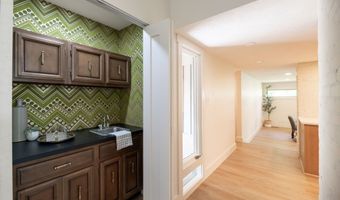 831 Brandon Cir, Aurora, OH 44202