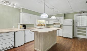 202 Saint John Rd, Brooklyn, MS 39425