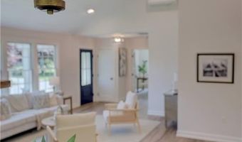 3 Tyler Point Rd, Barrington, RI 02806