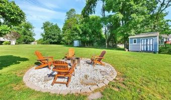 5 Van Gogh Ln, Airmont, NY 10901