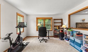 4 Crestwood Dr, Blackstone, MA 01504