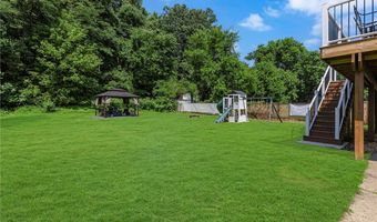 1102 Queens Mill Rd, Aliquippa, PA 15001