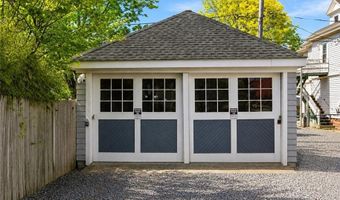 419 Broadway 5, Newport, RI 02840