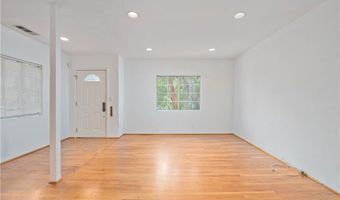 17420 Collins St, Encino, CA 91316