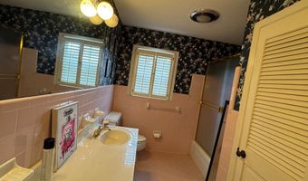 240 Whittle Cir, Ashburn, GA 31714