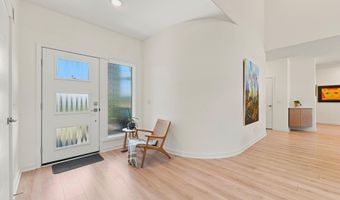 2104 Golfview Dr, Auburn, IN 46706