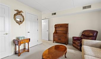 650 E Greenwich Ave 2-103, West Warwick, RI 02893
