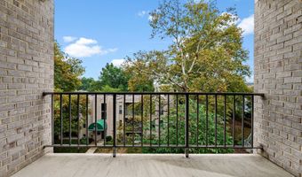 3 CANTERBURY Sq 402, Alexandria, VA 22304