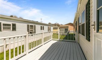92 Bayview Pkwy, Middletown, RI 02842