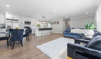 130 Deramo Pl, Bridgeport, CT 06606