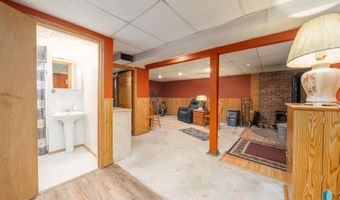 2013 E Sylvan Cir, Brandon, SD 57005