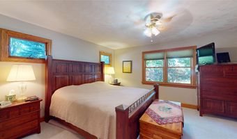 3840 CHAPEL HILL Dr, Erie, PA 16506