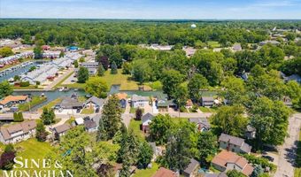 447 Ruskin Dr, Algonac, MI 48001