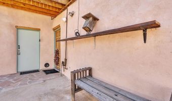 77 North Rd, Carson, NM 87517