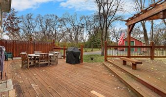 2837 Jackson Dr, Arlington Heights, IL 60004