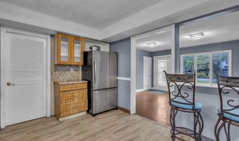 32 1st St, Barnegat, NJ 08005