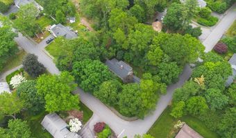 28 Lincoln Dr, Acton, MA 01720