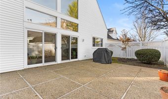 985 Goldenrod Trl, Aurora, OH 44202
