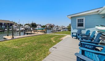 213 W Bogue Sound Dr, Atlantic Beach, NC 28512