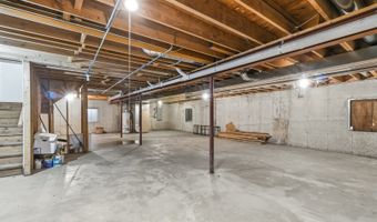 546 N 4th Ave, Addison, IL 60101