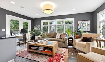 2069 Upper Chelsea Rd, Columbus, OH 43221
