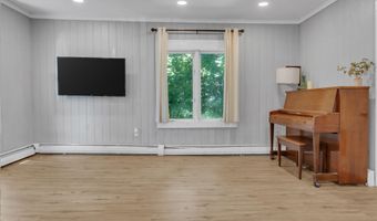 24 Center St, Augusta, ME 04330