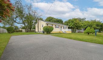52 Cedar Rd, Amityville, NY 11701
