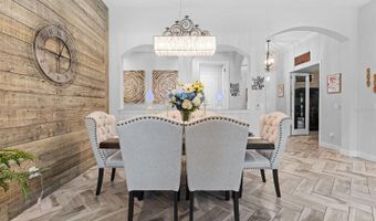 7702 PARADISO Dr, Apollo Beach, FL 33572