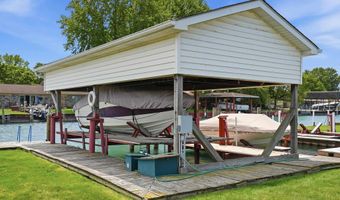 7589 Colony Dr, Algonac, MI 48001