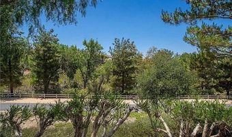 823 S Parkglen Pl, Anaheim, CA 92808