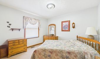 211 Orchard Ln, Alexandria, IN 46001