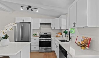 17 Auburn Ave, Johnston, RI 02919