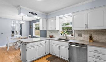 1214 S Darling Dr NW, Alexandria, MN 56308
