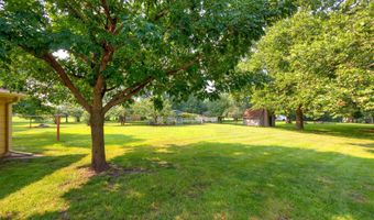 204 E Madison Dr, Polk City, IA 50226