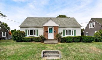 15 Preston Dr, North Kingstown, RI 02852