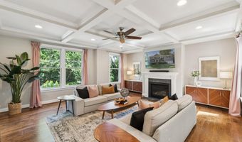 2354 N QUEBEC St, Arlington, VA 22207