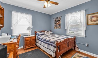 14 Larboard St, Beachwood, NJ 08722