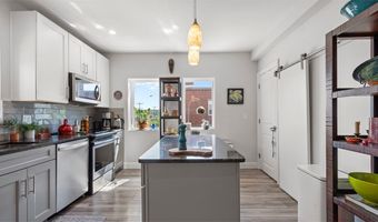 2132 Sarah St 201, Airville, PA 15203