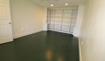 11 Treat St, Belfast, ME 04915