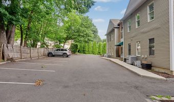 27 Mill Plain Rd 4, Danbury, CT 06811