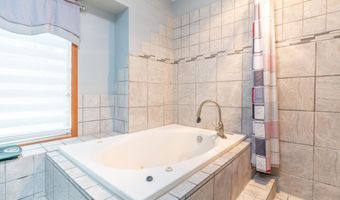 10810 Wenger Rd, Anna, OH 45302