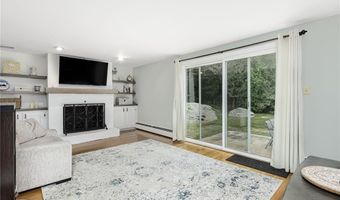 7 Jencks Rd, Cumberland, RI 02864