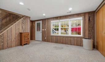 178 40th St, Allegan, MI 49010