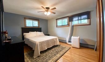 693 Edgewater Dr, Amherst, NY 14228
