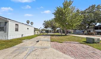 58 Leisure Dr, Auburndale, FL 33823