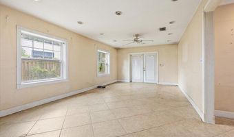 301 2ND St, Atlantic Beach, FL 32233