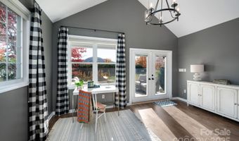 207 Farm Creek Dr E, Asheville, NC 28806